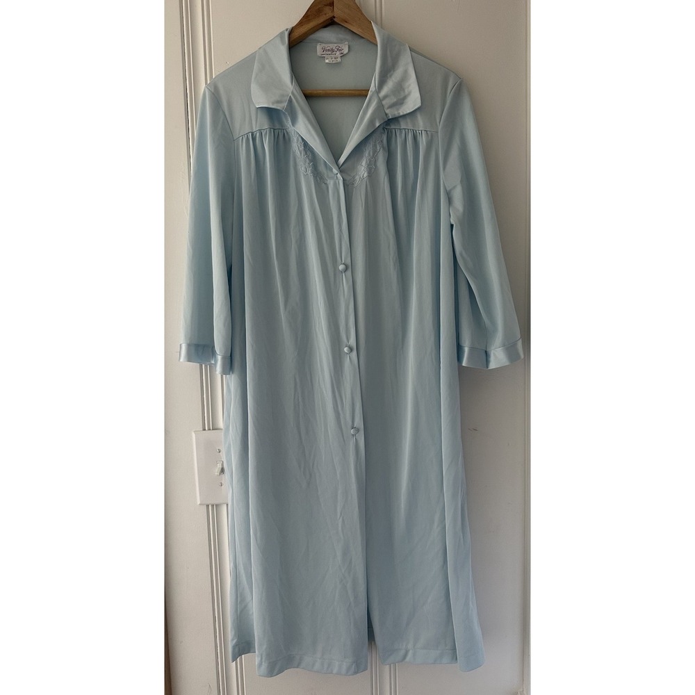Vintage Vanity‎ Fair Housecoat Robe Blue Nylon Embroidered Button Front Womens M